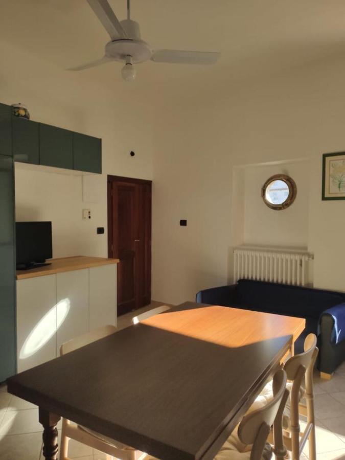 La Casa Di Principino Apartment Giglio Porto Luaran gambar